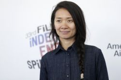 华人女导演赵婷《游牧人生》抱走金球奖最佳导演