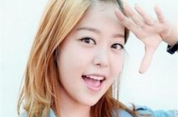 金佳恩整容真相,金佳恩是怎么走红的