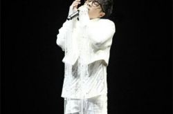 华晨宇的个人资料,华晨登上央视春晚唱在那遥远的地方