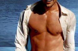布拉德皮特肌肉高清图 皮特全裸代言出浴露大雕