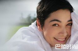 赖佩霞前夫吕向荣 两度离婚是人品不行吗