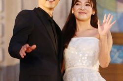 宋仲基和宋慧乔怎么在一起的 宋仲基主动追求宋慧乔