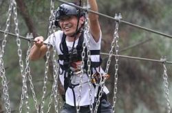 王宝强罕见露面憨笑依旧丛林中展矫健身 与马蓉离婚案最新进展