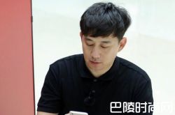 黄磊被曝脑部长瘤是真的吗 趁老婆生产时入院治疗属实吗