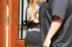 皮蓬妻子翘臀若隐若现 再发福利现雪白肌肤