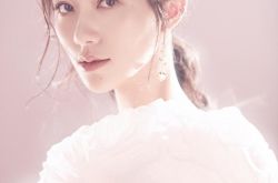 韩雪最新写真曝光 粉色梦幻裙