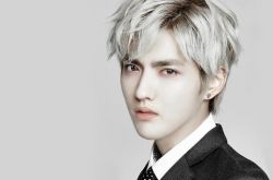 吴亦凡自曝偶像是成龙 梦想将华语音乐撒播世界