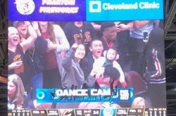 陈冠希1家3口惊喜登NBA大萤幕曝光