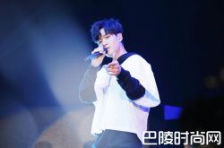 周兴哲为什么不红？演唱会邀请哥哥助阵