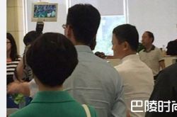 崔永元爆马云侧身照 网友嗨是要爆猛料吗？