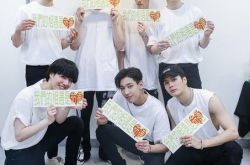 GOT7有谦演唱会上跌倒 向粉丝致歉反安慰