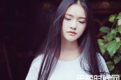 林允撕脚皮照片曝光 清纯女星不为人知的一面