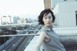 梁洛施分手李泽楷消失5年复出