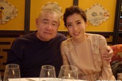 刘銮雄商场与女人吵架 千亿富豪老婆孩子都看着呢