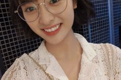 沈月亲弟高颜值照片曝光 浓眉电眼长睫毛帅炸