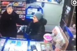 小龙女爆街头捡破烂度日 加拿大拾荒惨沦游民