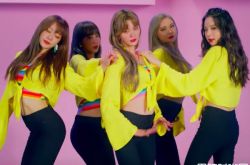 EXID5人现身合跳火辣骨盆舞 率智回来了