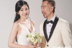 许允乐结婚1年凸肚现形 筹备1年补办婚礼