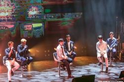 B.A.P最后合体演唱会 歌迷强制参加冰桶挑战