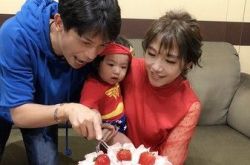 佩佩为老公余小鱼圆梦 情人节全家人出游韩国