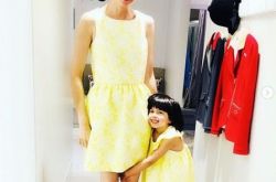 梁咏琪3岁混血女儿照片 五官神COPY激萌大眼