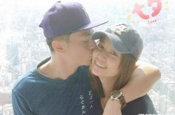 林心如赞老公霍建华满分爸爸 工作之余贴心陪女儿