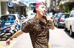 ØZI陈亦凡推新专辑《OZI：The Album》 不靠妈妈与阿姨利菁