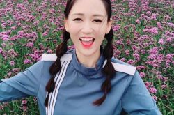 陈乔恩晒自拍惊现高发际线 网友粉丝担心秃顶