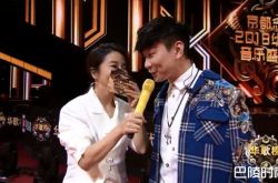 华人歌曲音乐盛典 模仿周华健唱《豆浆油条》笑疯陶晶莹