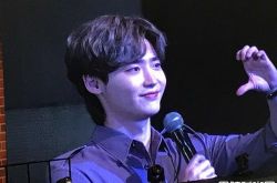 李钟硕在见面会哽咽 马上要去当兵入伍了