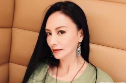 51岁田丽近况曝光被说胖 自爆我还有大姨妈