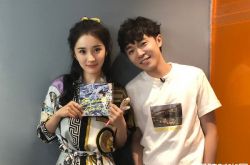 杨幂爆哭第一时间找青峰 我才刚敷脸面膜都是泪