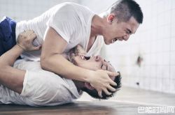 郑人硕试镜被壁咚 下秒发生悲剧