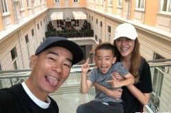 陈小春Jasper机上闹别扭 应采儿曝完整经过幼稚到爆