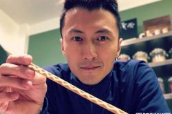 谢霆锋遭偷拍 与王菲情侣刺青曝光