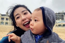 林可彤产后迅速变回辣妹 林可彤八卦自曝孕期照样吃喝