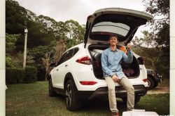 吴慷仁为师娘杨谨华庆生 深爱的她有深意