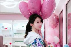 黄文意家境10亿居然搭公交 出意外痛到眩晕