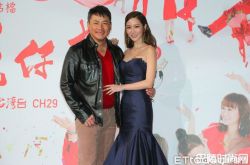 曾莞婷穿深V胸贴外露 心情低落今天很担心　