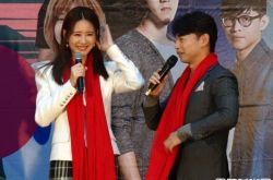 林俊杰压轴晚会 组后登场安心亚唱完哭着回家