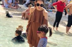 昆凌带周杰伦回娘家 搭船看夕阳被拍