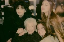 爱莉安娜与失联5年爸和解了