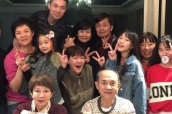 小S晒全家福照 12岁Elly抽高超过158cm的小S