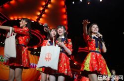 AKB姐妹团76人同时唱跳太壮观 团员见冠军女神