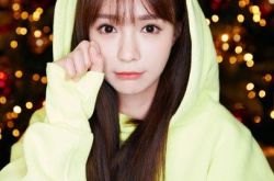 沈梦辰卖二手衣物 却被网友爆料有假货