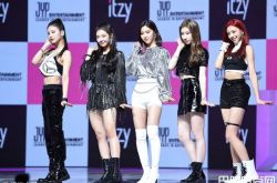 ITZY柳真旧照完全没有黑历史 超狂家世曝光