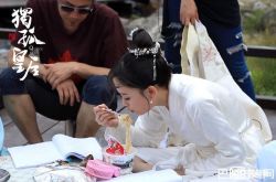 陈乔恩拍戏猛吃 不怕胖勇敢做自己