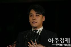 胜利亲赴警局媒体包围 我会诚实接受调查