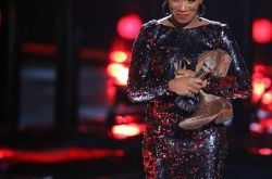 歌手Janice Freeman猝死家中 麦莉悼念最棒的她