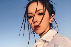 邓紫棋与蜂鸟解约早有端倪 爆小鸟照暗示